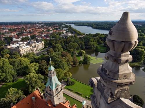 Blick von der Rathauskuppel über die Innenstadt und den Maschsee