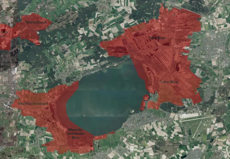 Karte vom Naturpark Steinhuder Meer mit rot eingef&auml;rbten Bereichen.
