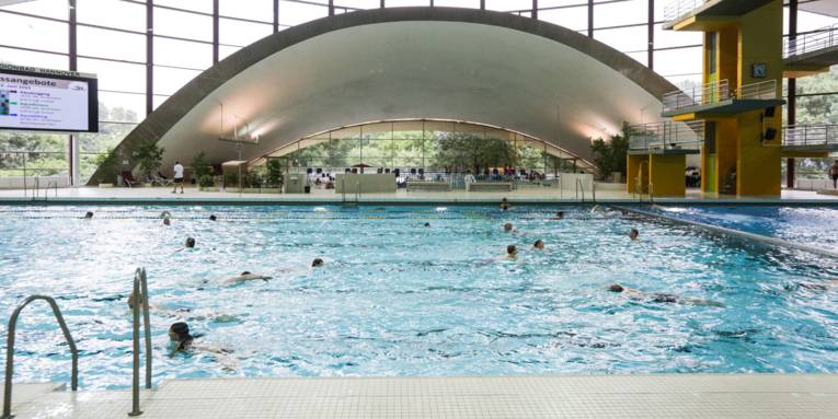 Schwimmhalle von Innen
