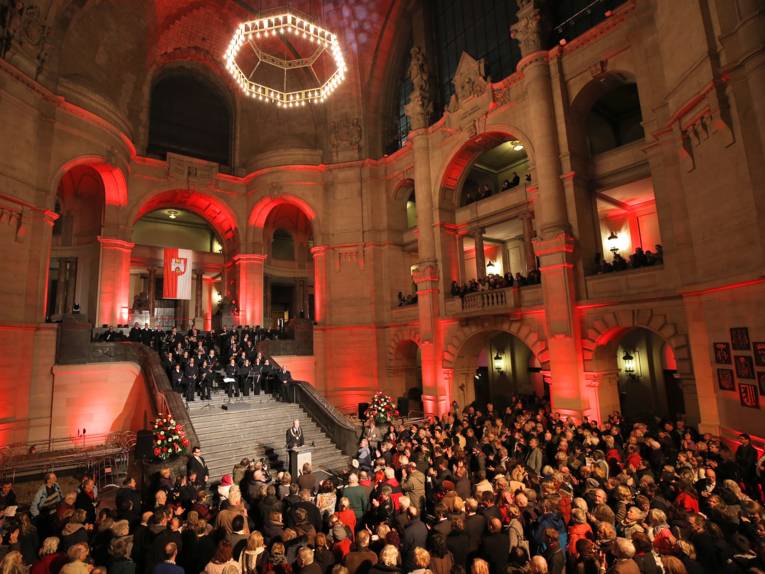 Ein Blick in die Rathaushalle während der Neujahrsrede von Oberbürgermeister Stefan Schostok