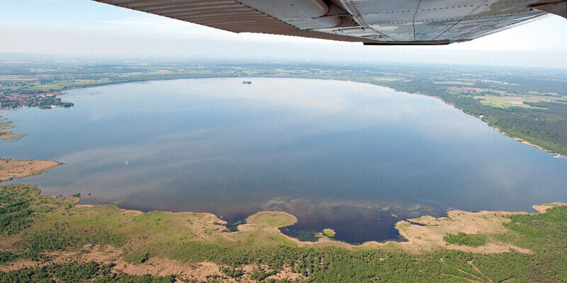 Luftaufnahme vom Steinhuder Meer bzw. Naturpark Steinhuder Meer. Luftaufnahme vom Steinhuder Meer bzw. Naturpark Steinhuder Meer.